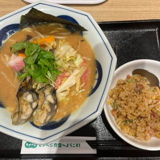 牡蠣味噌ちゃんぽん 半チャーハン(リンガーハット TOKYO PREMIUM 広尾店)