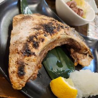 ブリカマ塩焼き(居酒屋 くぅ)