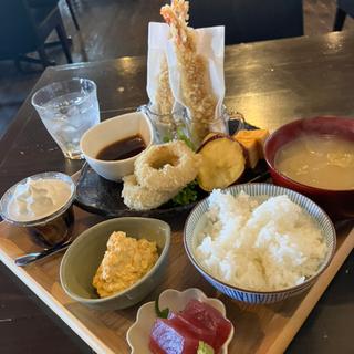 乾杯エビフライランチ
