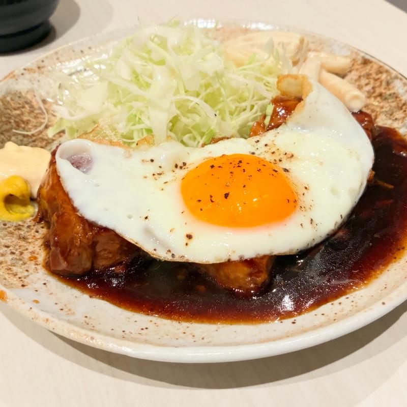 チャーシューエッグ定食(大衆酒場 とん福)