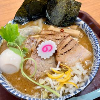 ラーメン大盛り＋特製トッピング