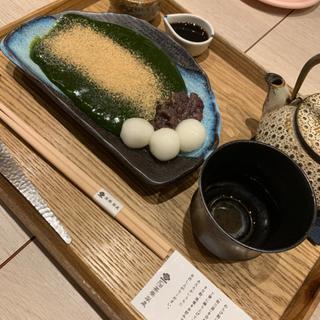 出来立て温わらび餅 お濃い抹茶味 お煎茶or玉露ほうじ茶付き