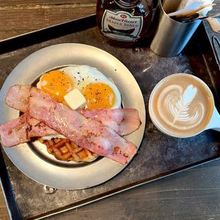 ムッフル 〜ベーコンエッグ〜(パンとエスプレッソと珈琲製作所)