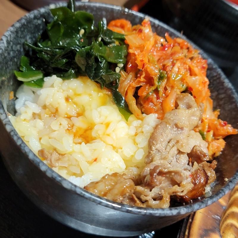 ボルケーノカルビセット＋生卵(感動の肉と米 川口店)