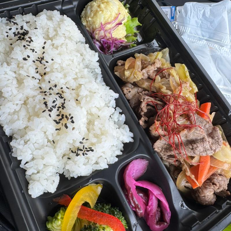 牛肉と野菜炒め ガーリックポン酢 弁当(弁当工房しげもと)