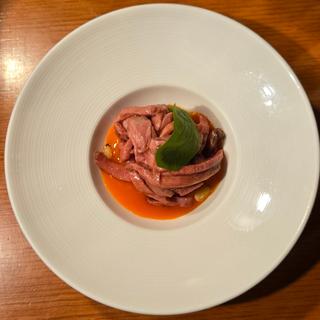 特選ユッケ(飛騨牛一頭家 馬喰一代 岐阜神田 （ヒダギュウイットウヤ　バクロイチダイ　ギフカンダ）)