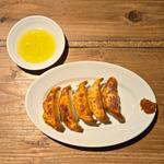 焼き餃子(1人前5個)(餃子とスパークリング バブルス)