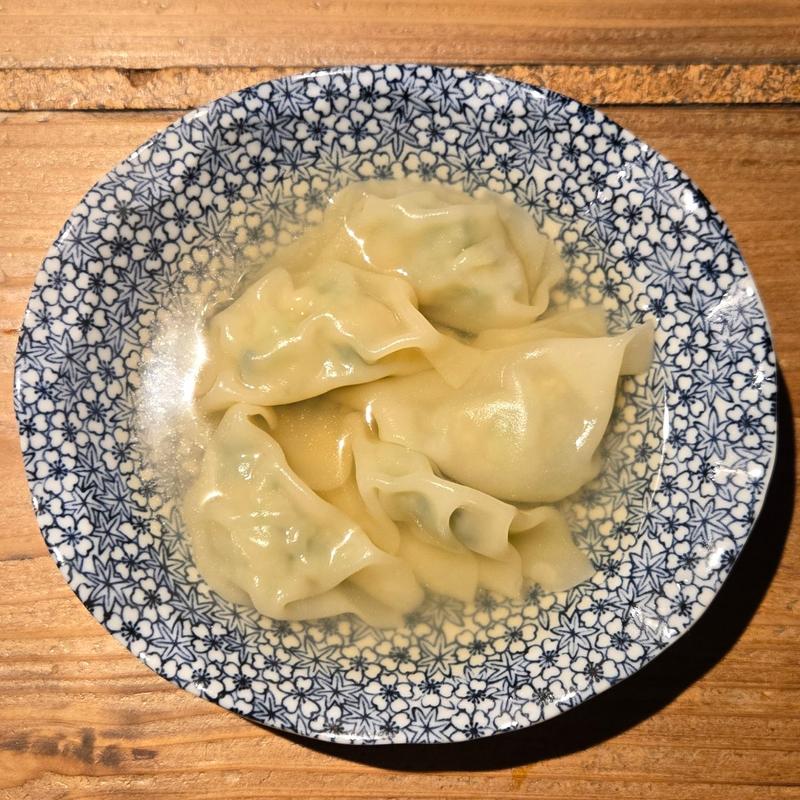 エビ水餃子(餃子とスパークリング バブルス)