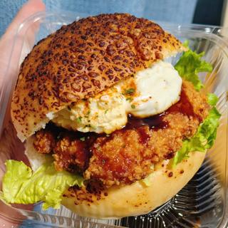 たまご＆タルタルチキン南蛮バーガー(コモディイイダ 東領家店)
