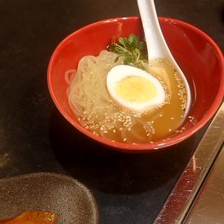 ミニ冷麺(生ラム焼肉 羊ロック)