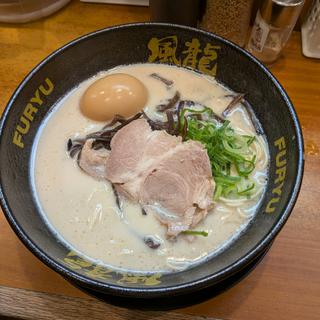 とんこつラーメン(とんこつラーメン 博多風龍 新宿東口店)