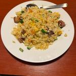 チャーシュー炒飯と半ラーメン