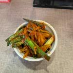 辛ニラ壺　3人前