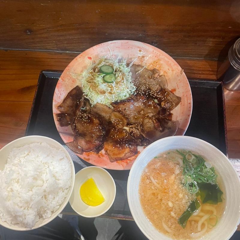 豚ロース生姜焼定食(大和家（やまとや）)