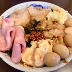 たれそば大盛り(ローストポーク)＋うずらの卵＋豚チャーシュー(それいけ！たかちゃんラーメン群馬千代田店)