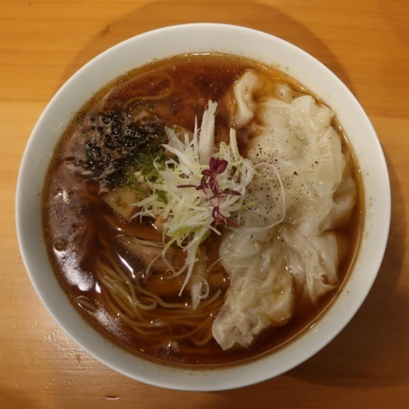 醤油ワンタンメン(町中華 さしろく)