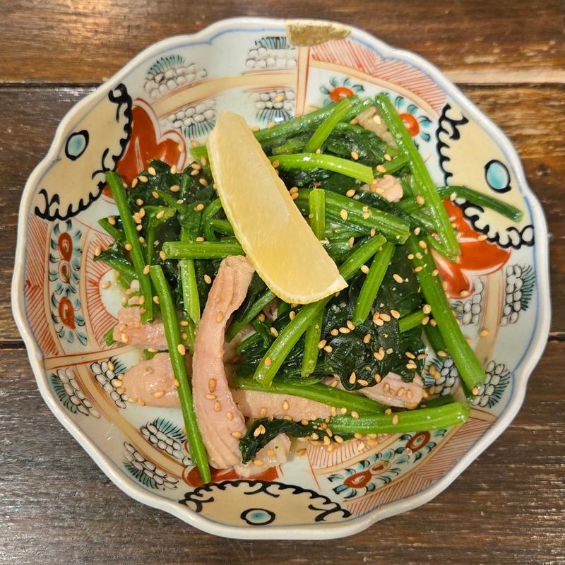 ホウレン草とてっちゃん炒め(おばんざい・にいやま)