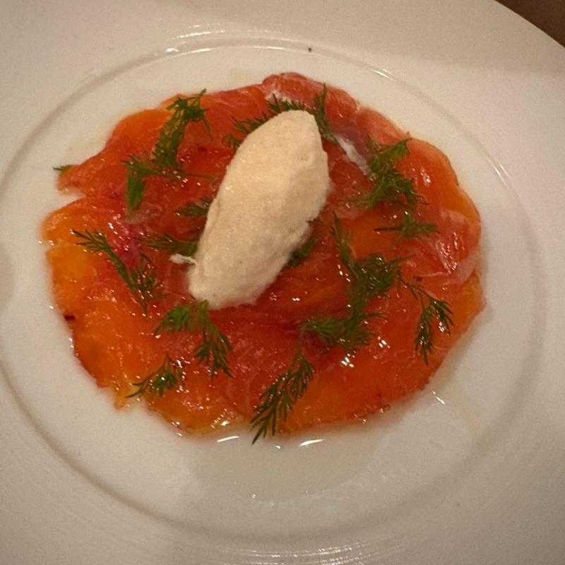 「富士の介」の自家製スモーク(古民家ビストロ 燕食堂 市ヶ谷)