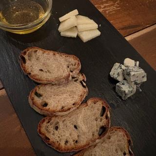 チーズ盛り合わせ(古民家ビストロ 燕食堂 市ヶ谷)