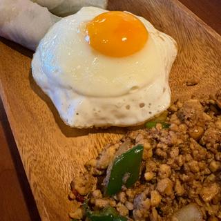 パットガパオガイ