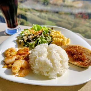 ガーリックシュリンプ&ポークステーキプレート(海の上テラス)