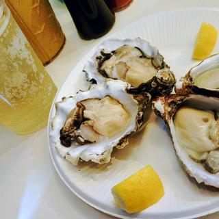 生牡蠣(Island bar IBIZA)