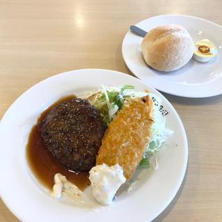 ハンバーグ&白身魚フライ(日替りランチ)(ジョイフル桶川店)