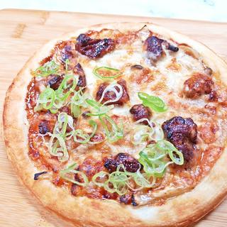 じっくり煮込んだ牛すじピザ(七つの月の夢 )