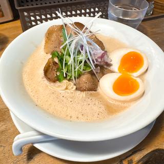 チャーシュー麺白に味玉トッピング(とりのすけ 中百舌鳥店)