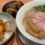 特製背脂醤油ラーメン(らぁ麺さくら田 岡山大供店)