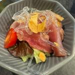 お通し(親鶏のタタキ)