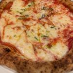 生モッツァレラチースのマルゲリータ(トラットリア ヴィーノ)