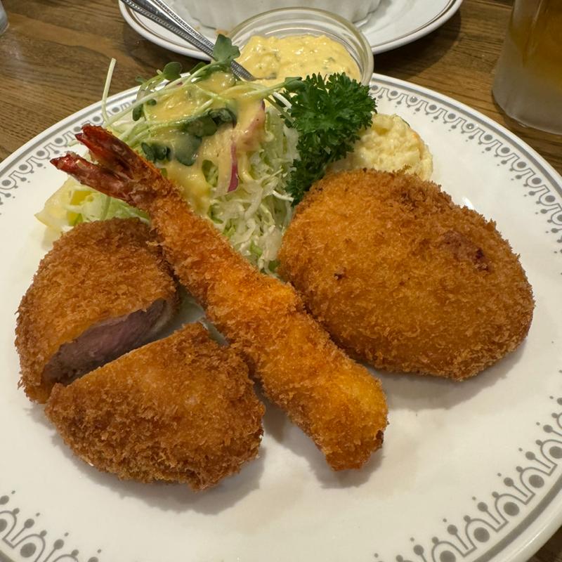 ミックスフライ(洋食ホクエツ)