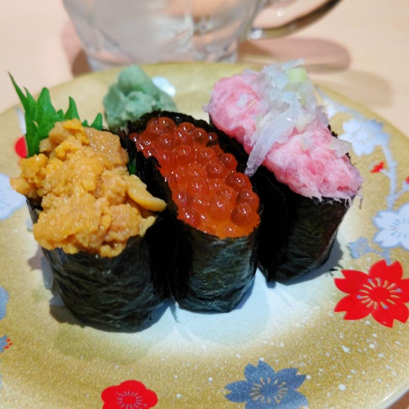 軍艦三種(神奈川回転寿司 二代目ぐるめ亭 港南台バーズ店)