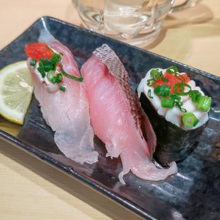 店長の三種盛(真鯛肝のせ・黒むつ・真鱈白子軍艦)(神奈川回転寿司 二代目ぐるめ亭 港南台バーズ店)