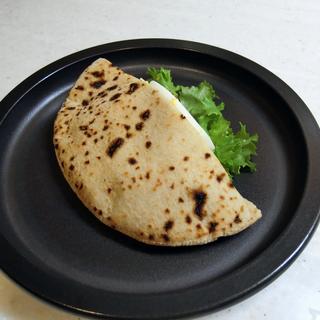 サラミとたまごのピタ(信州 Food Market 山吹)