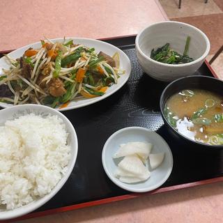 ニラレバ定食(きらく )