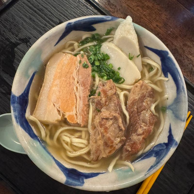 (沖縄そばと海産物料理の店 楚辺)