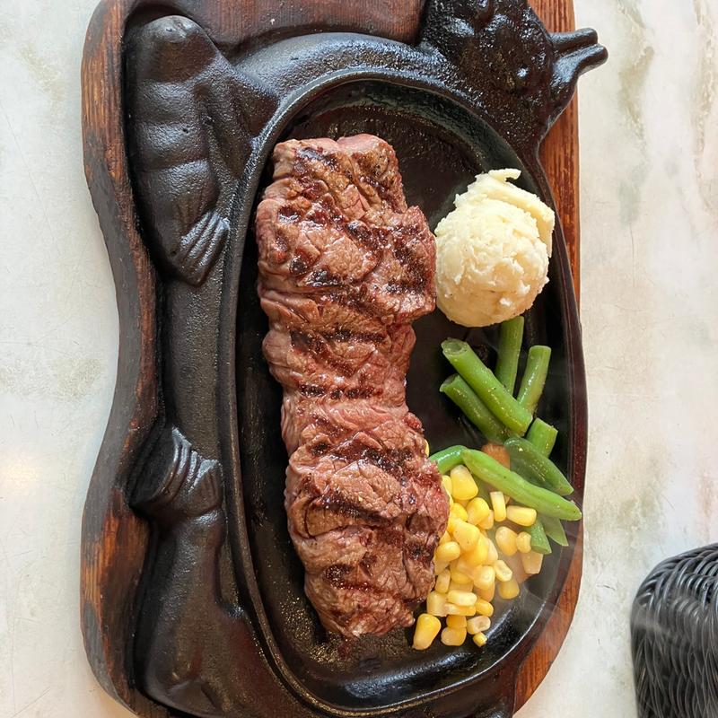 赤身 200g(ステーキハウス８８ 辻本店)