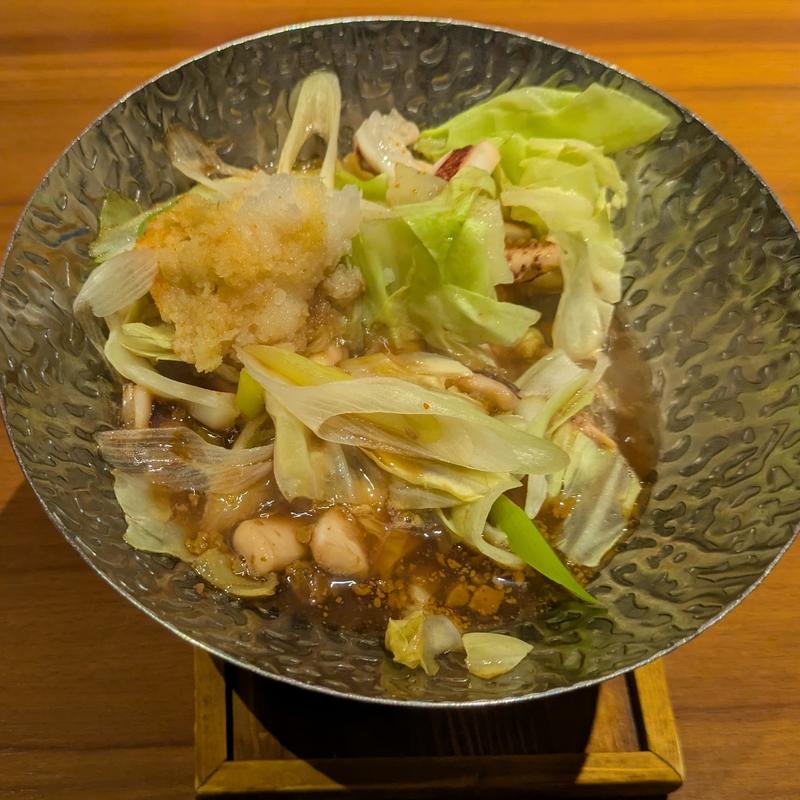 イカとキャベツのゴロ(イカ腑)鍋(串焼き・郷土料理 魚や吟翠 （クシヤキキョウドリョウリ サカナヤ ギンスイ）)