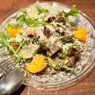 季節野菜とパルミジャーノのサラダ(オステリア イノウエ)