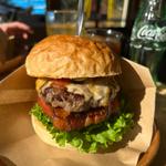 自家製ベーコンチーズバーガー(燻製工房 一服屋/Burger&Gelato Luana)