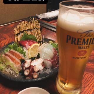 刺身4点盛りとビール(ヨサク わたり店 （YOSAKU）)