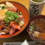 まぐろユッケ丼