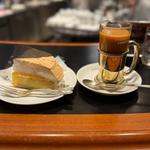 レモンパイ ミルクティー(イノダコーヒ 三条支店 )