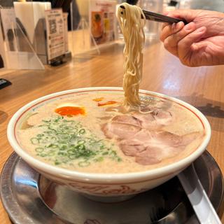 博多ラーメン(三代目 博多だるま)