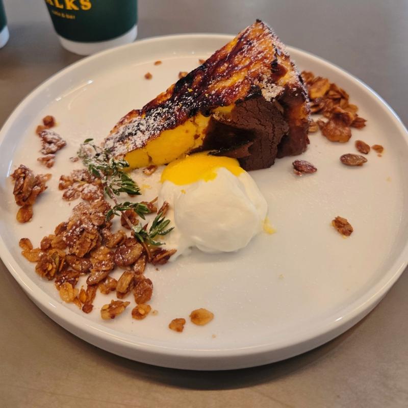 ブリュレバスクチーズケーキ(TALKS cafe & bar)