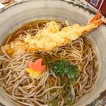 かけそばに海老天トッピング