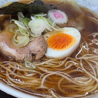 ワンタン麺(栄楽)