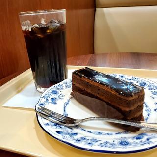 ナッツ香るダブルチョコレートケーキ(ドトールコーヒーショップ 祖師ヶ谷大蔵駅店)